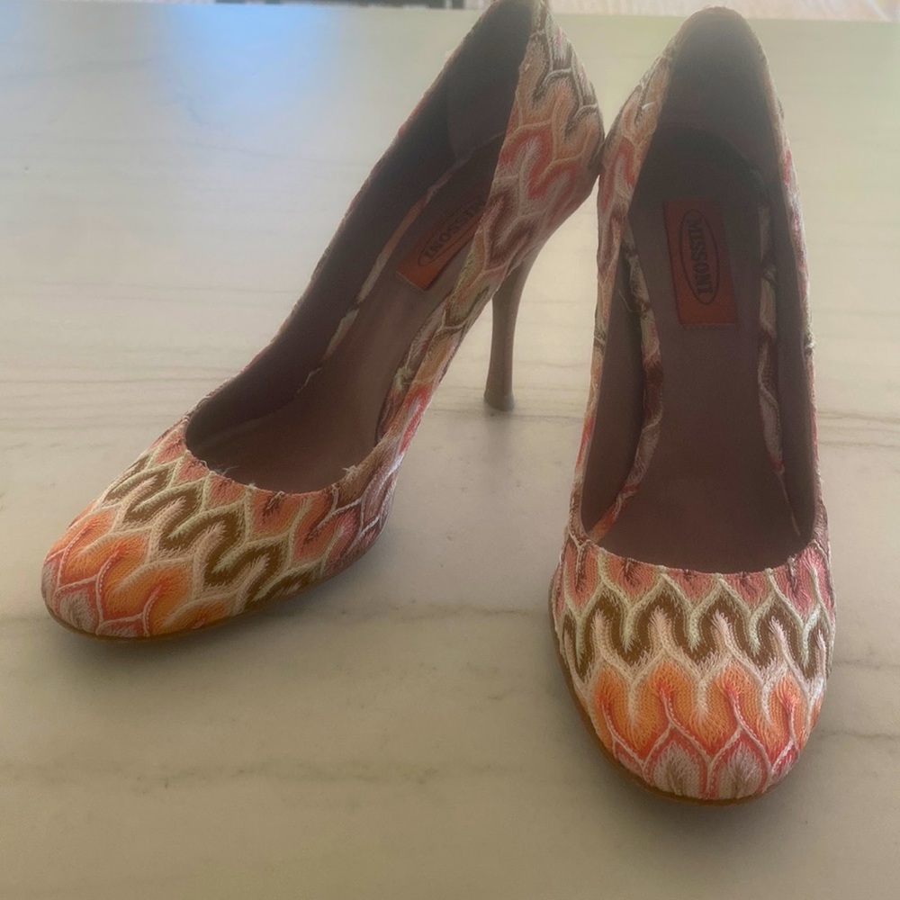 Missoni fabric pump size 40 or 10 like new